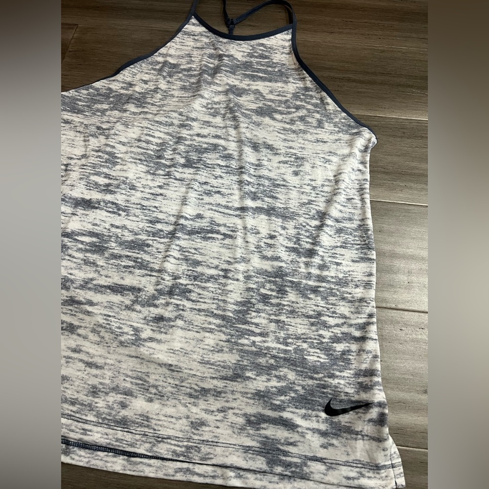Nike Tank‎ Top - Picture 2 of 8